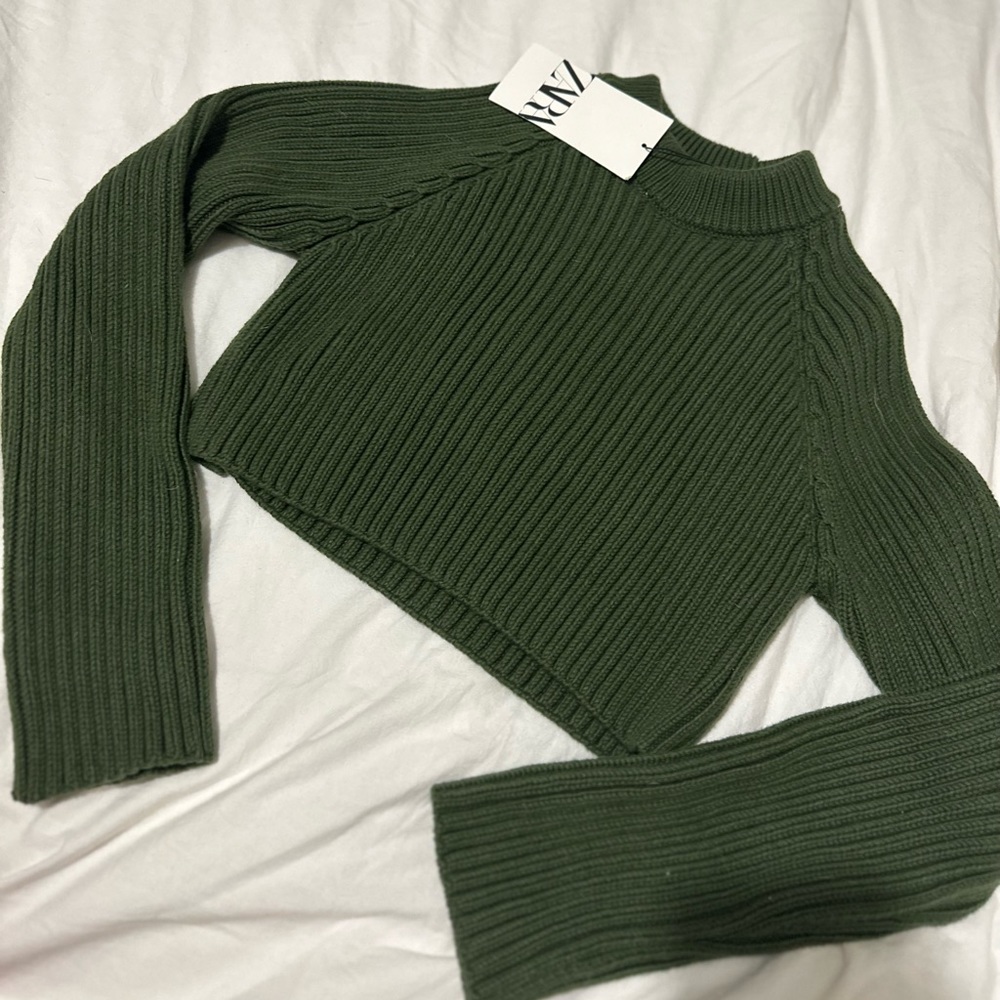 NWT - Zara cropped sweater!